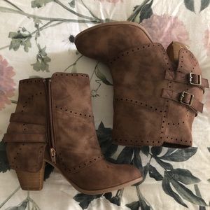 COPY - Beautiful brown buckle suede like booties
